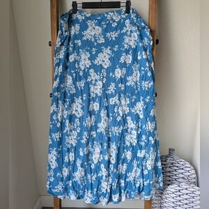 NWT Old Navy Women's Floral Blue and White Midi Skirt - Size Tall XXL